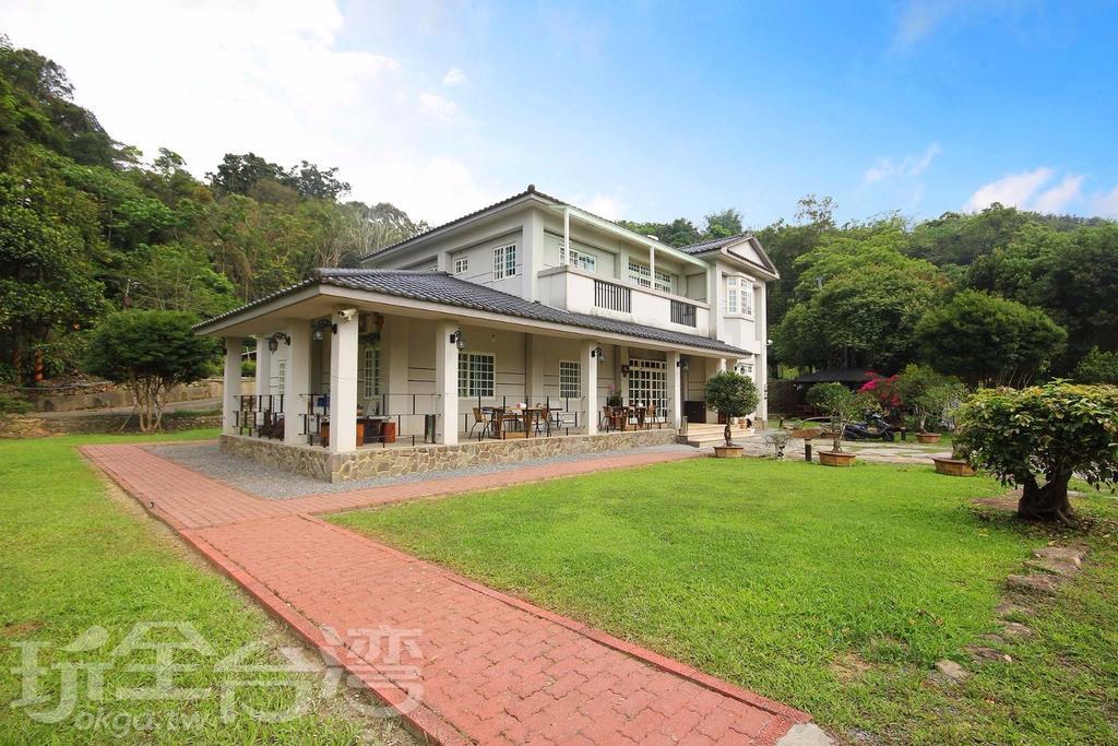 Mountain Gods B&B Nantou Exterior photo